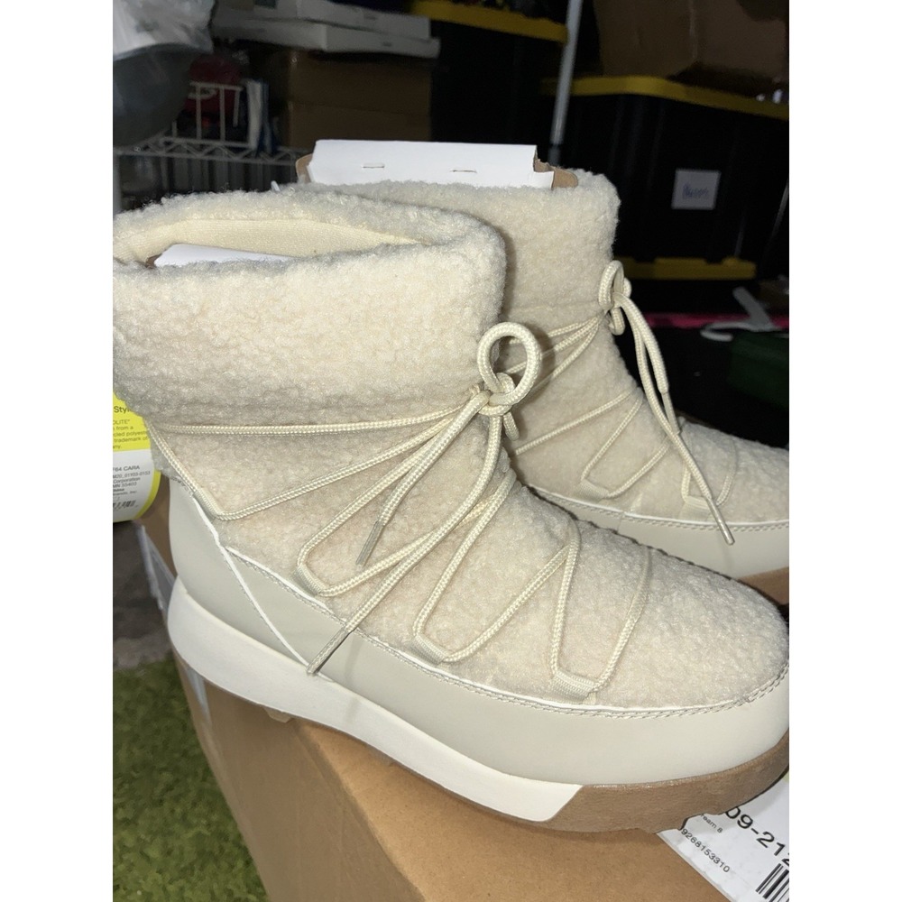 All In Motion Women's Cara Boots Size 8 with Memory Foam Insole Snow Warm Winter